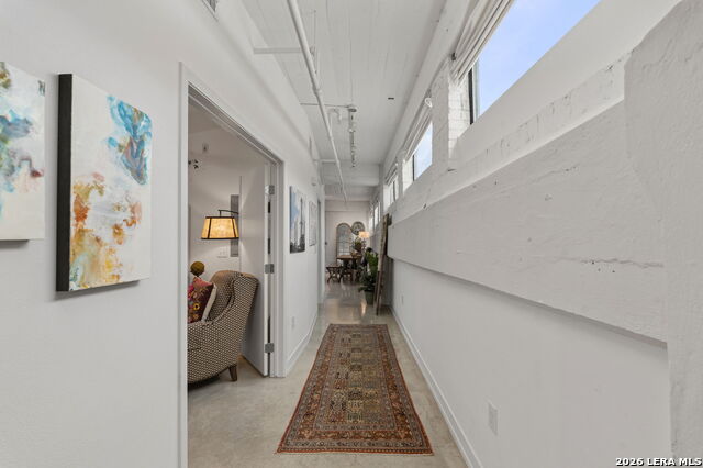 Image 2 of 49 For 1401 Flores S 215