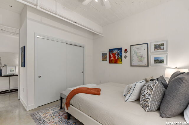 Image 22 of 49 For 1401 Flores S 215