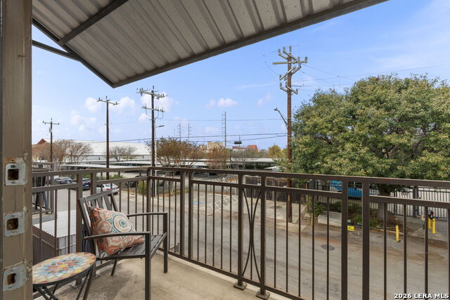 Image 26 of 49 For 1401 Flores S 215