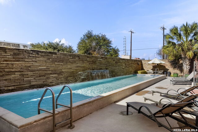 Image 31 of 49 For 1401 Flores S 215