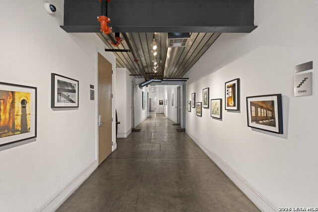 Image 35 of 49 For 1401 Flores S 215