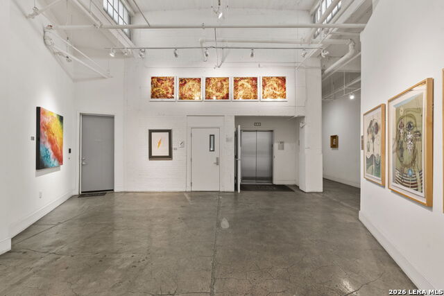 Image 36 of 49 For 1401 Flores S 215