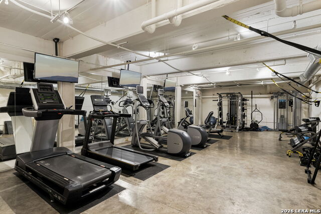 Image 38 of 49 For 1401 Flores S 215