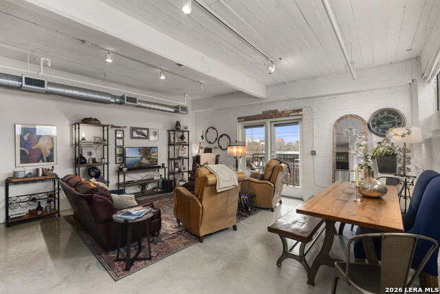 Image 4 of 49 For 1401 Flores S 215