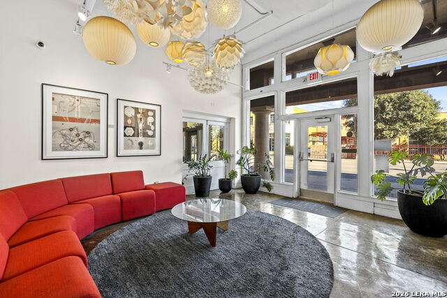 Image 42 of 49 For 1401 Flores S 215