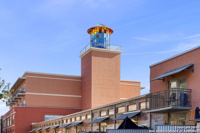 Image 43 of 49 For 1401 Flores S 215