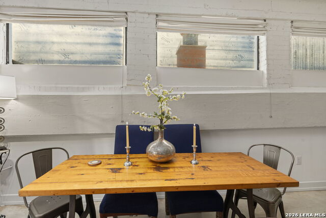 Image 6 of 49 For 1401 Flores S 215