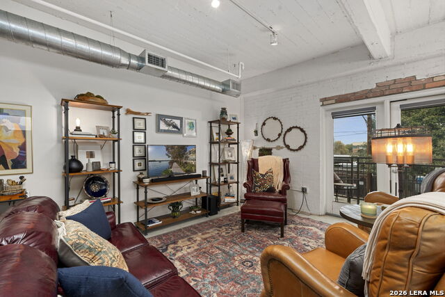 Image 7 of 49 For 1401 Flores S 215