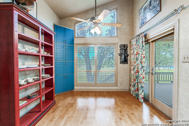 Image 30 of 36 For 7801 Timber Top