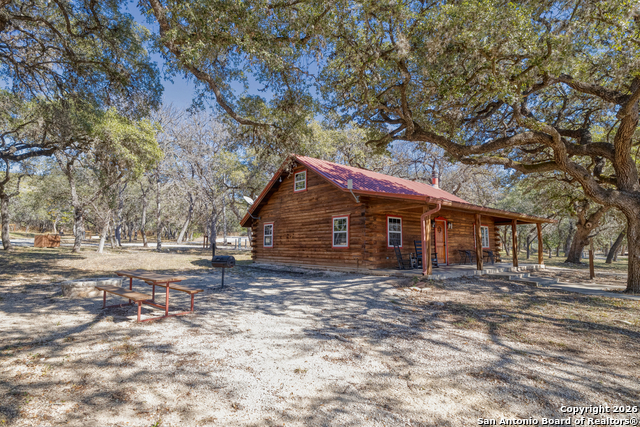 Listing photo id 3 for 20522 Texas Hill Country