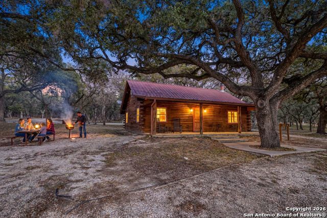 Listing photo id 4 for 20522 Texas Hill Country