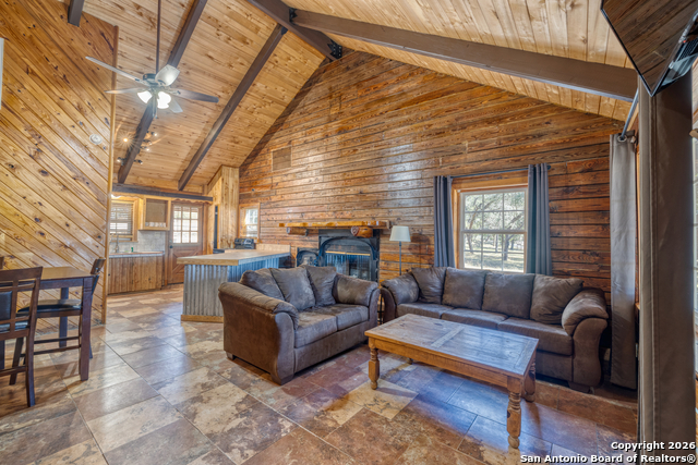 Listing photo id 6 for 20522 Texas Hill Country