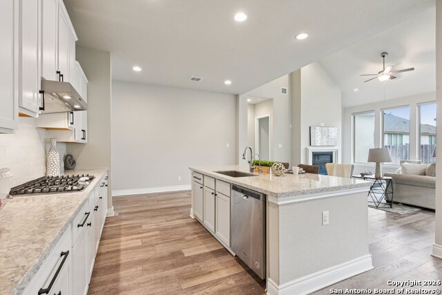 Image 19 of 60 For 29740 Elkhorn