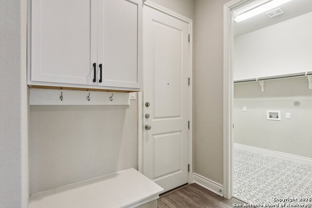 Image 20 of 60 For 29740 Elkhorn