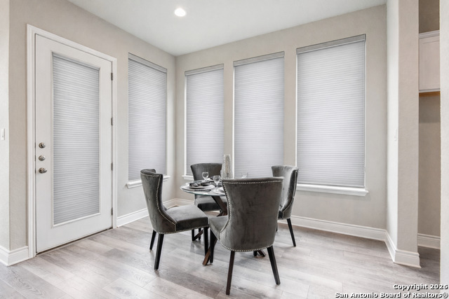 Image 31 of 60 For 29740 Elkhorn