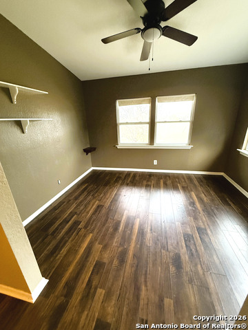 Image 21 of 36 For 212 Thornton