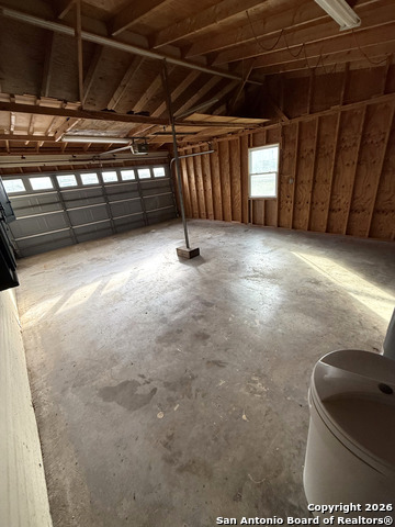 Image 26 of 36 For 212 Thornton