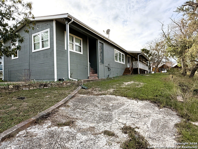 Image 30 of 36 For 212 Thornton