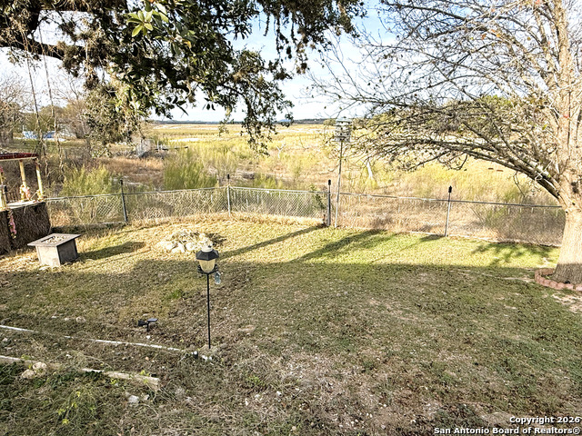 Image 34 of 36 For 212 Thornton