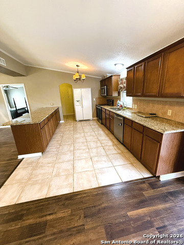 Image 6 of 36 For 212 Thornton