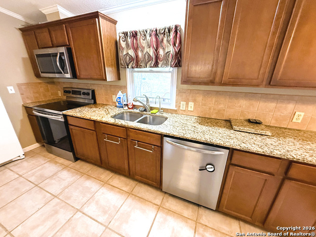 Image 8 of 36 For 212 Thornton