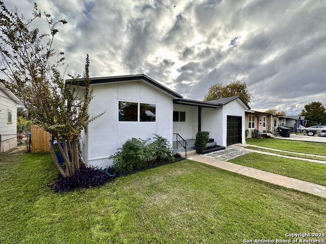 Image 2 of 27 For 414 Clower  