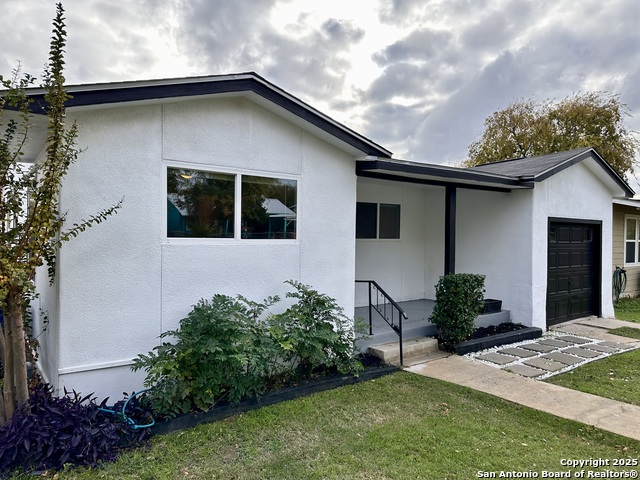 Image 4 of 27 For 414 Clower  