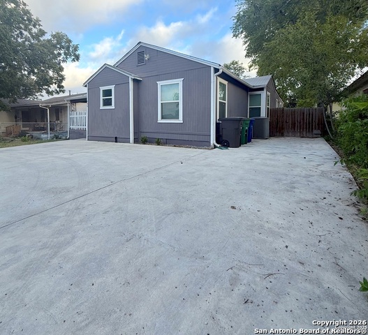 Image 3 of 25 For 659 Olmos  