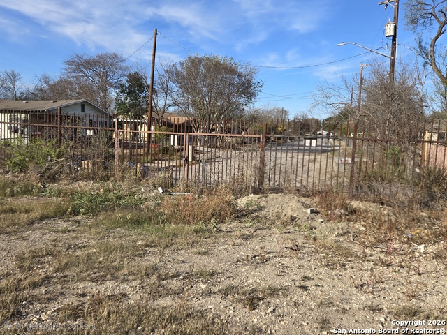 Image 12 of 28 For 5317 Commerce W