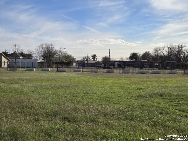 Image 15 of 28 For 5317 Commerce W