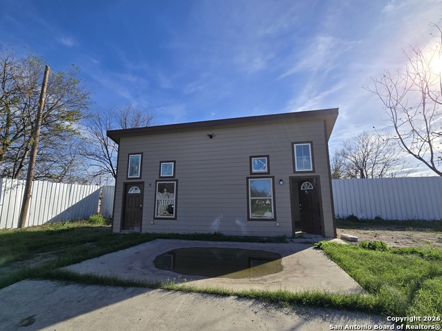 Image 22 of 28 For 5317 Commerce W