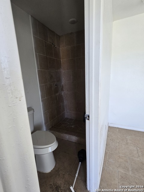 Image 27 of 28 For 5317 Commerce W