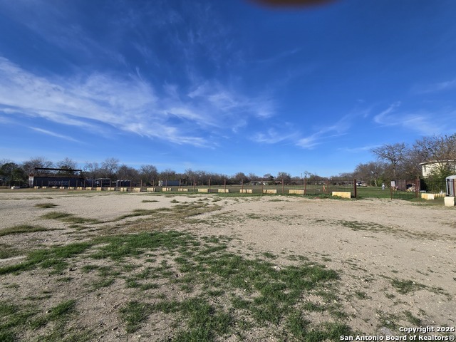 Image 4 of 28 For 5317 Commerce W