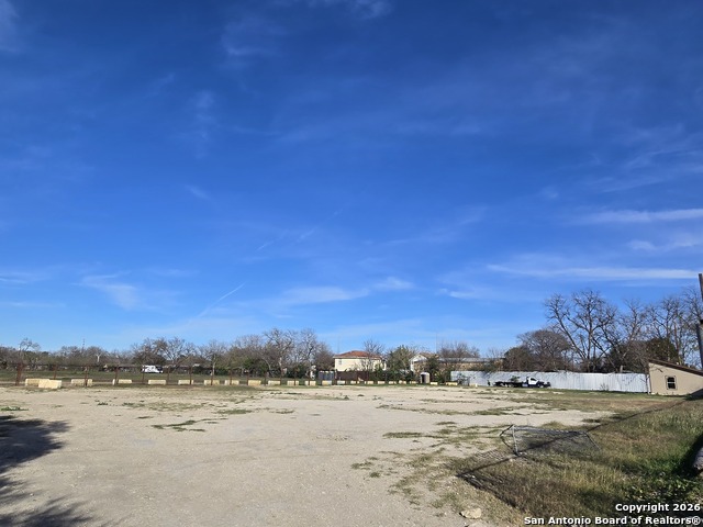 Image 5 of 28 For 5317 Commerce W