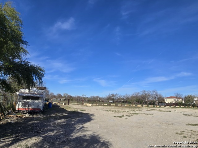 Image 6 of 28 For 5317 Commerce W