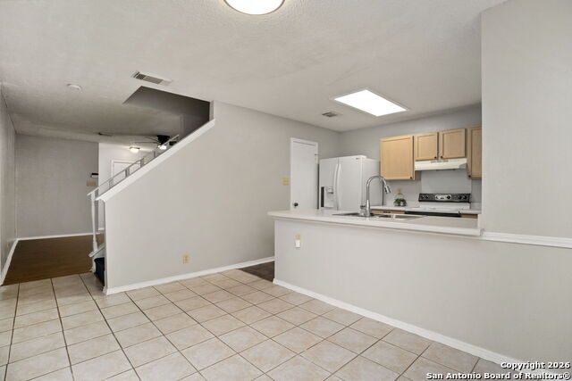 Image 7 of 19 For 5007 Taylor Kenton