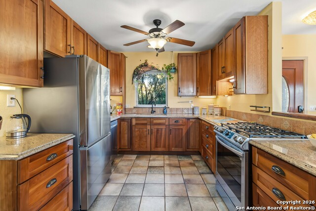 Image 11 of 49 For 9623 Requa  