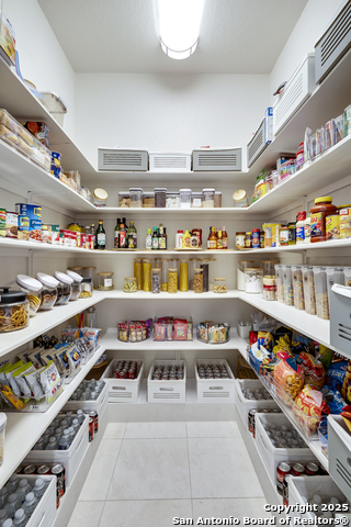 Image 18 of 56 For 170 Riverwood