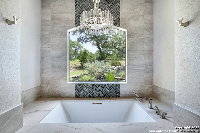 Image 25 of 56 For 170 Riverwood