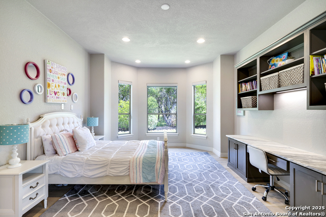 Image 27 of 56 For 170 Riverwood