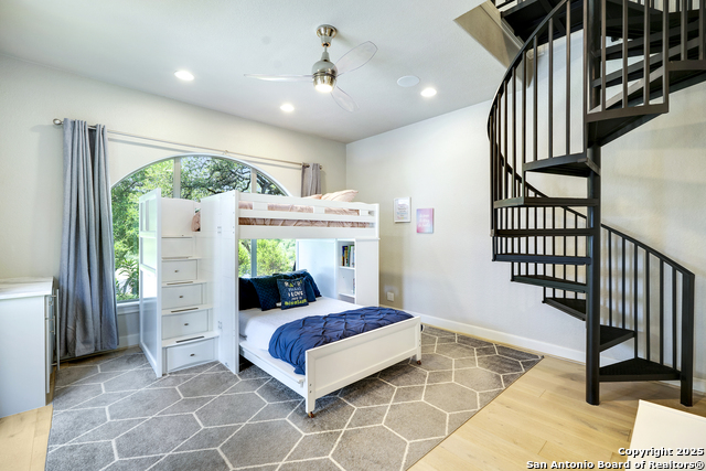 Image 29 of 56 For 170 Riverwood