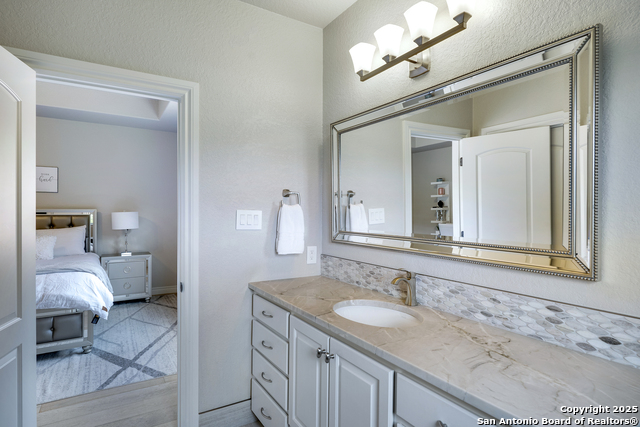 Image 34 of 56 For 170 Riverwood