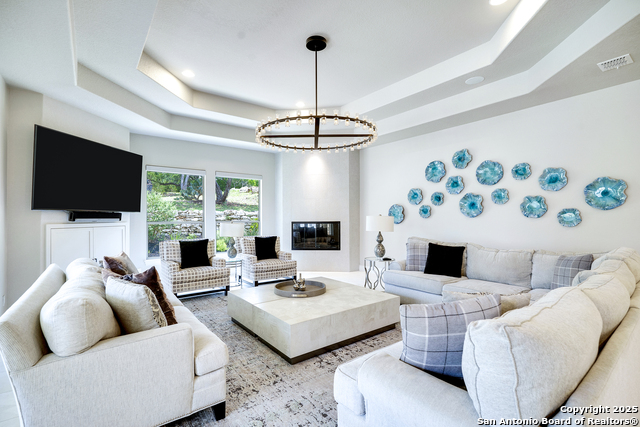 Image 7 of 56 For 170 Riverwood