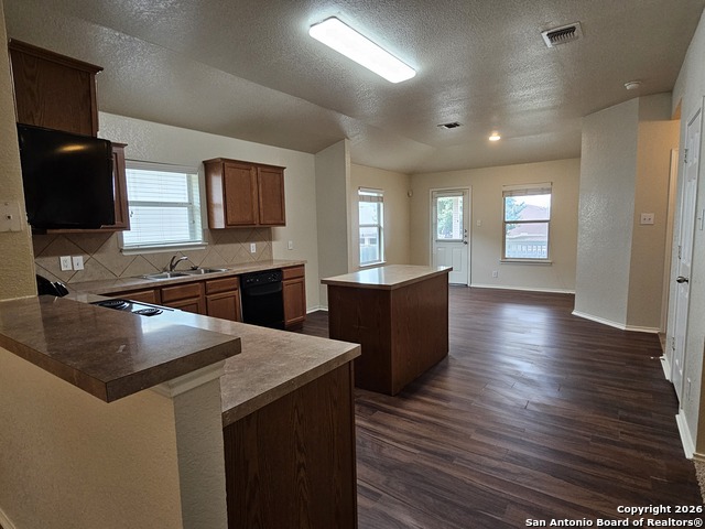 Image 19 of 20 For 6605 Sally Agee