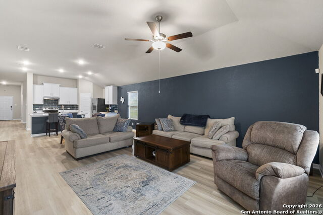 Listing photo id 9 for 20825 Pleasanton Rd