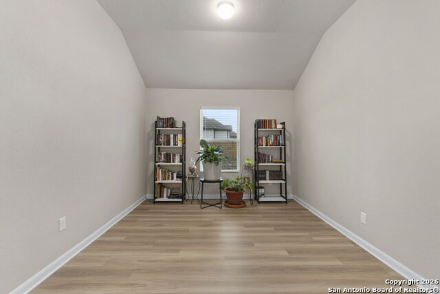 Listing photo id 4 for 20825 Pleasanton Rd