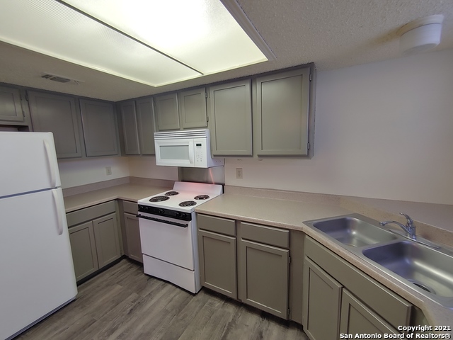 Image 3 of 11 For 6316 Cambridge  1