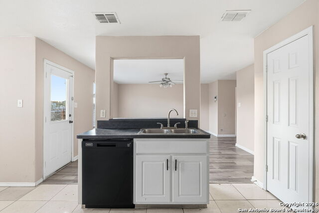 Image 10 of 21 For 5519 Red Cyn