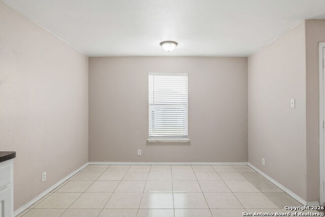 Image 11 of 21 For 5519 Red Cyn