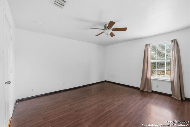 Image 13 of 21 For 5519 Red Cyn